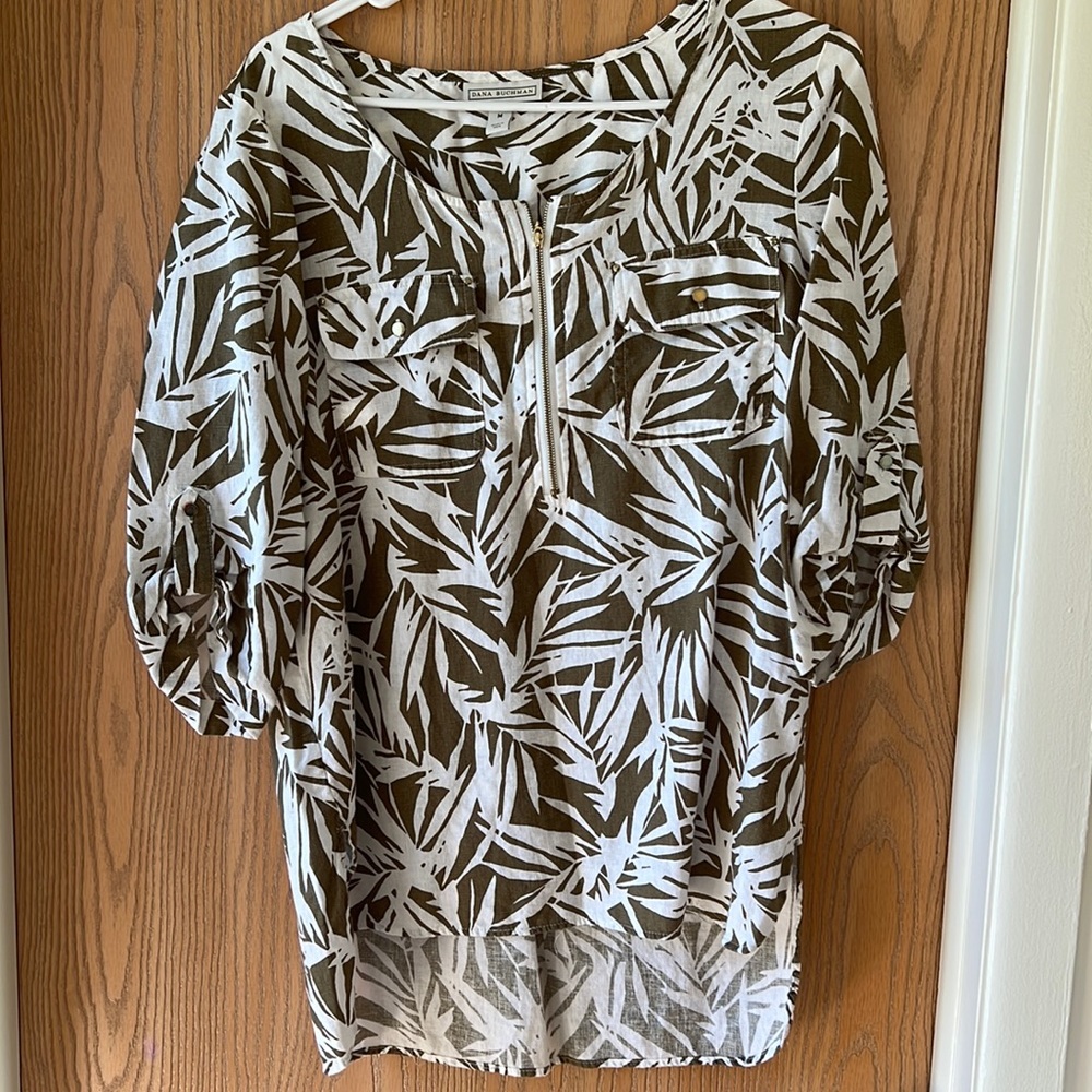 Dana Buchman blouse green and white